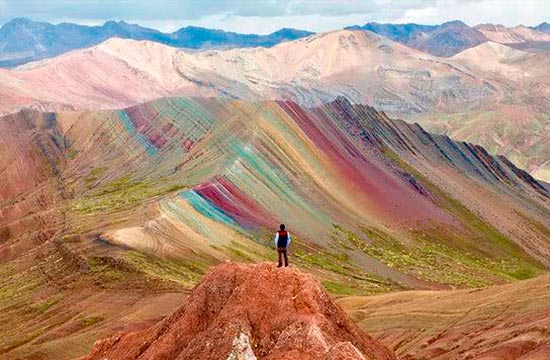 montaña colorada en cusco